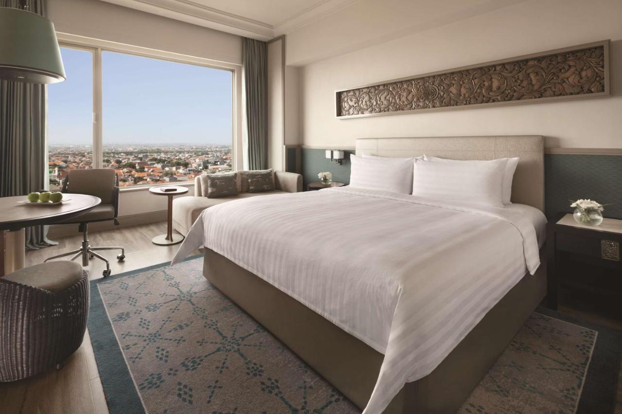 Shangri-la Hotel 5*