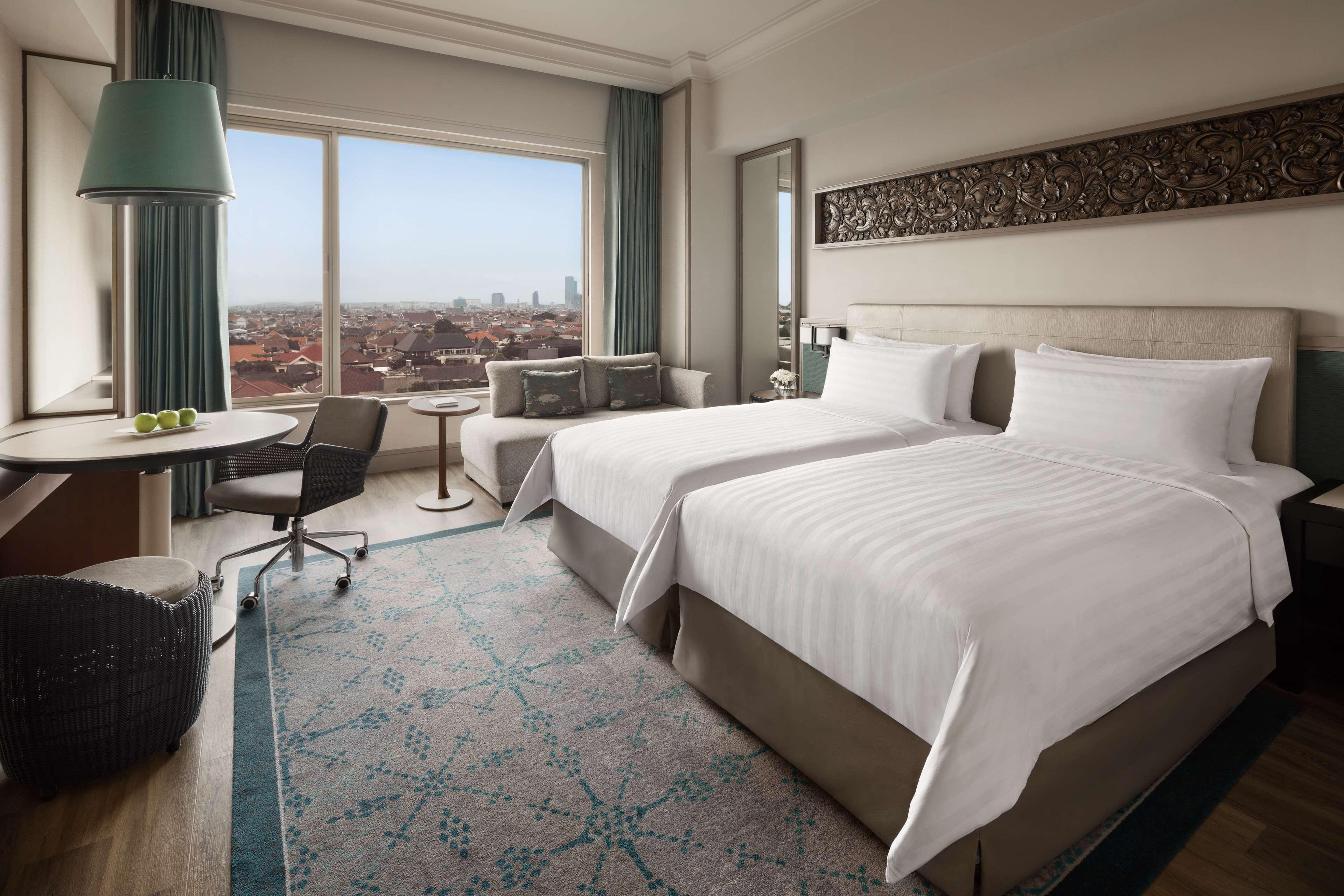 Shangri-la Hotel 5*